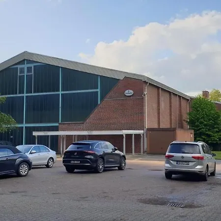 Sporthotel Papenburg 호텔 *